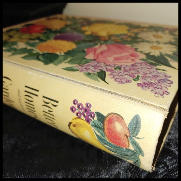 1951 Better Homes and Garden Garden Book - Picture 2 of 16